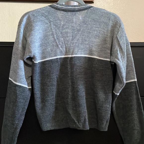 Gray sweater.  Size M.  Acrylic - Picture 2 of 5
